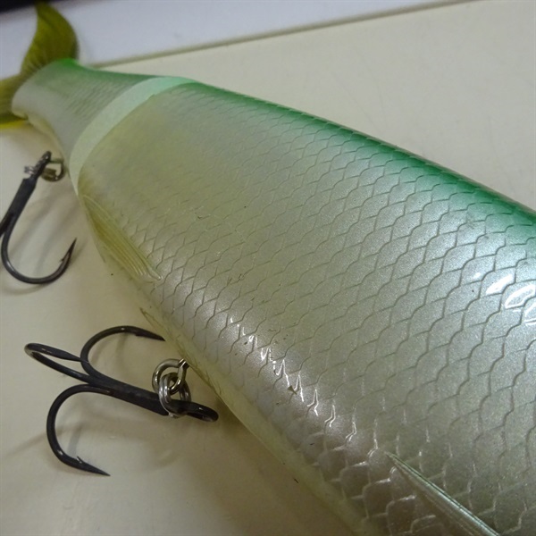 ギラギラコウゲキデッドリーケタバス